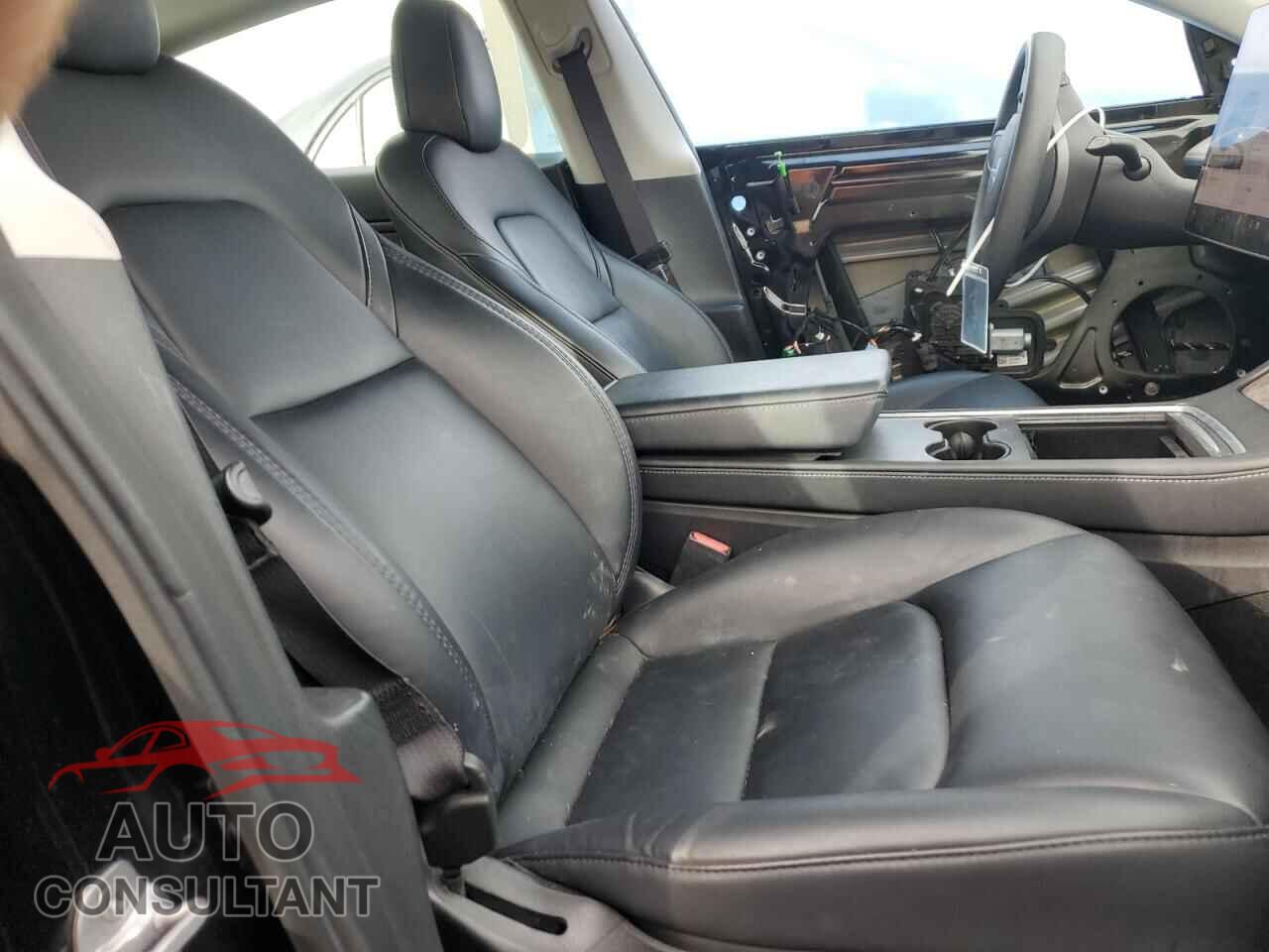 TESLA MODEL 3 2021 - 5YJ3E1EB3MF924079
