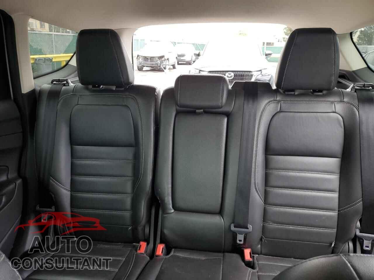 FORD ESCAPE 2017 - 1FMCU9GDXHUC09809