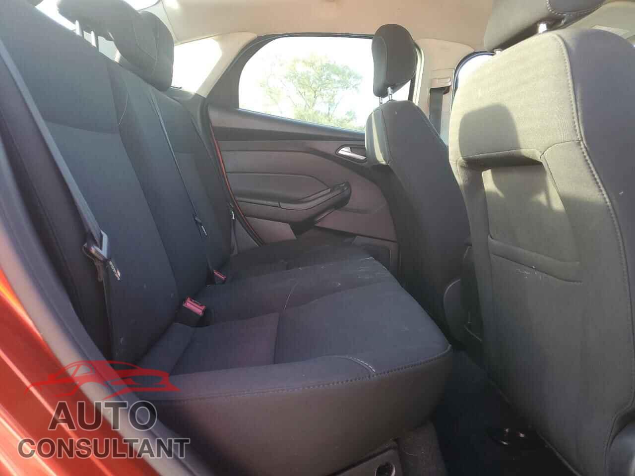 FORD FOCUS 2018 - 1FADP3FE0JL291106