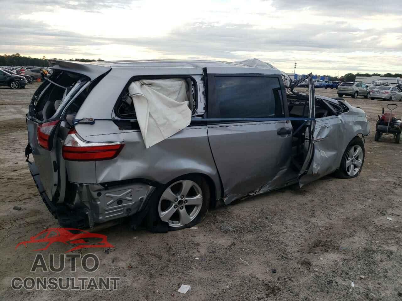TOYOTA SIENNA 2018 - 5TDZZ3DC6JS929224