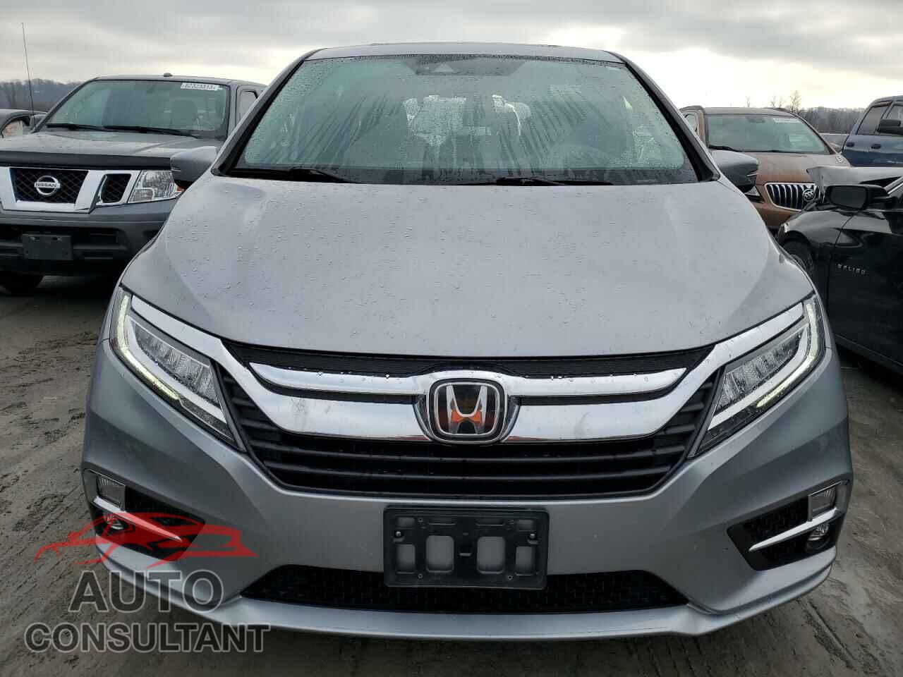 HONDA ODYSSEY 2018 - 5FNRL6H96JB080959
