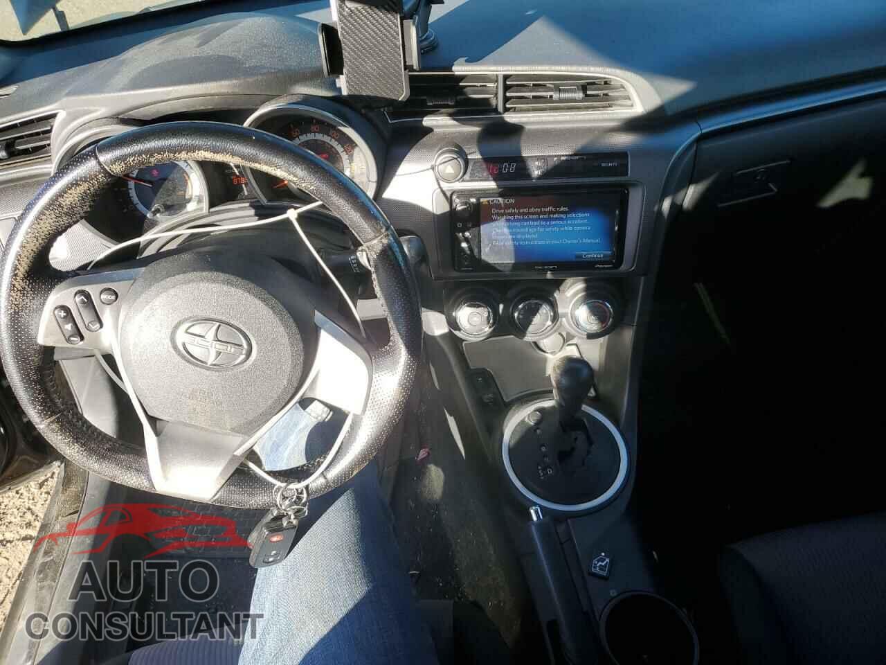 TOYOTA SCION 2016 - JTKJF5C75GJ024123