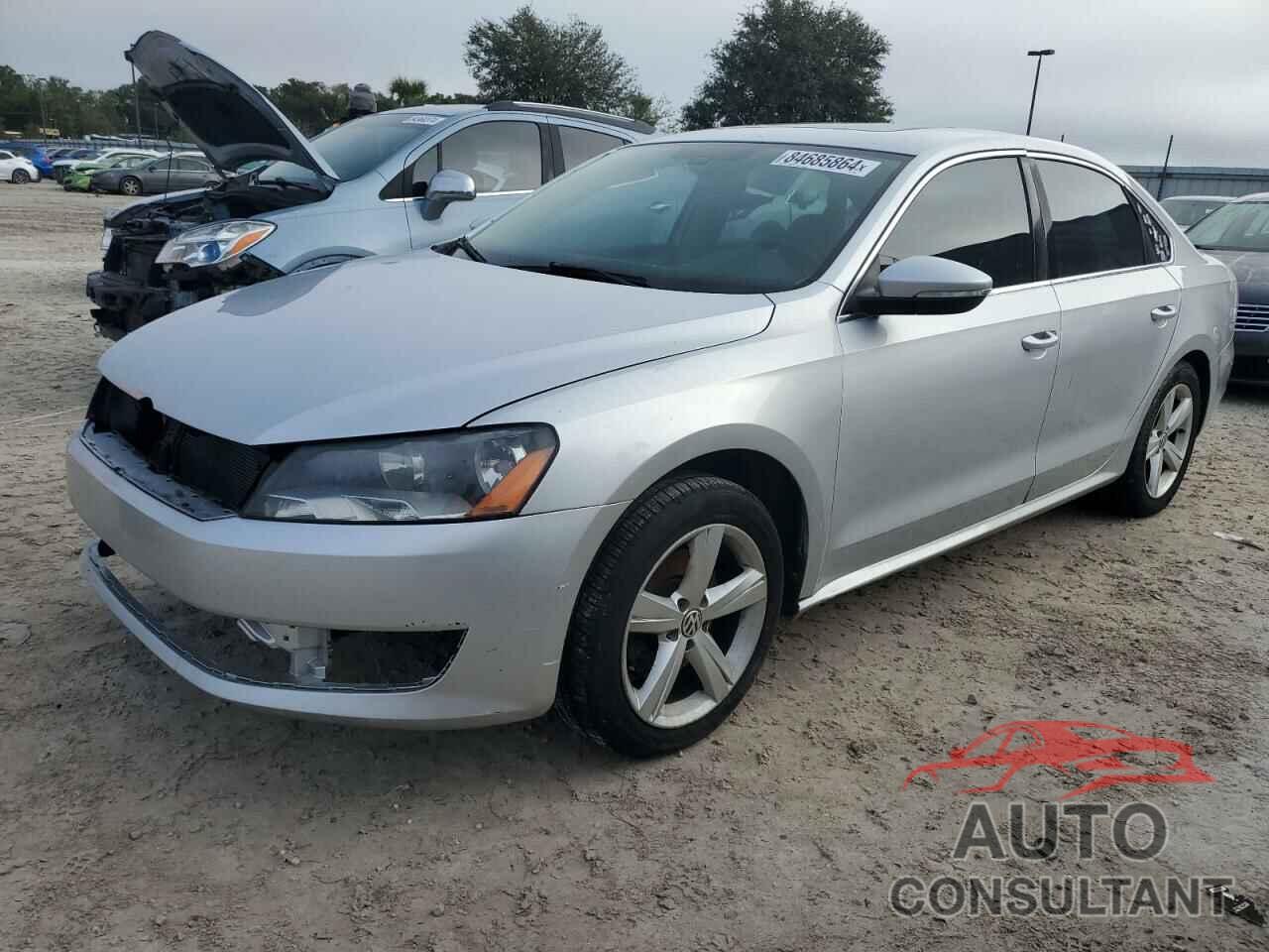 VOLKSWAGEN PASSAT 2012 - 1VWBH7A34CC050466