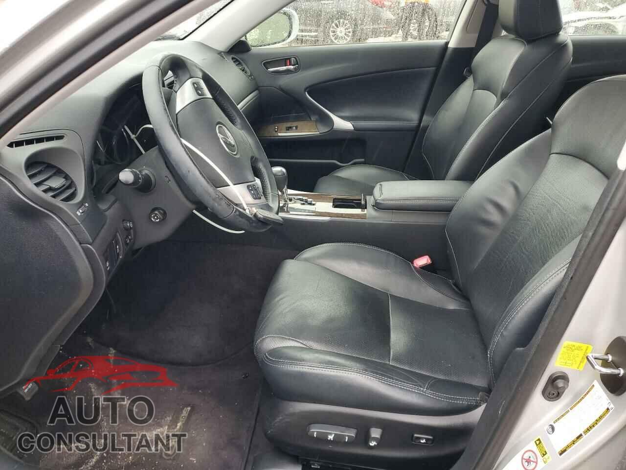 LEXUS IS 2012 - JTHCF5C24C5055899