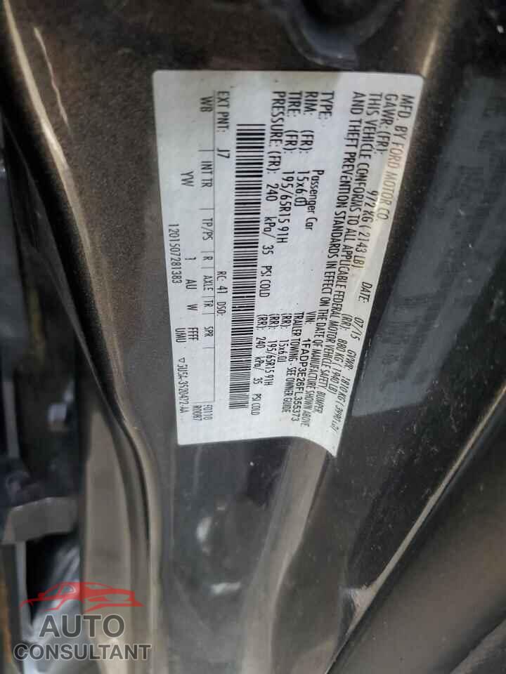 FORD FOCUS 2015 - 1FADP3E26FL355373