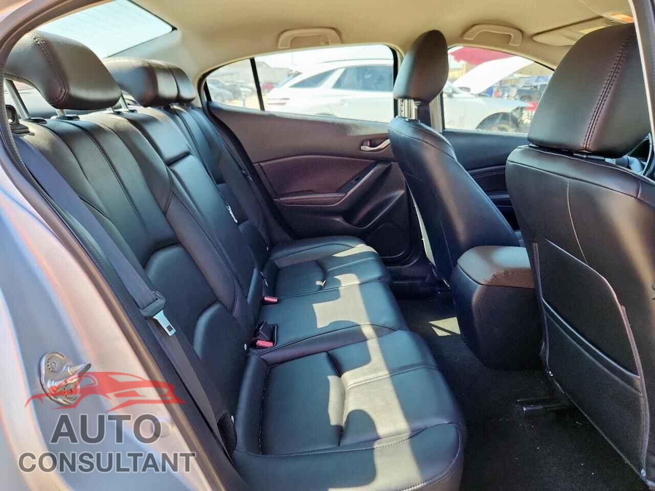 MAZDA 3 2017 - 3MZBN1V73HM131127