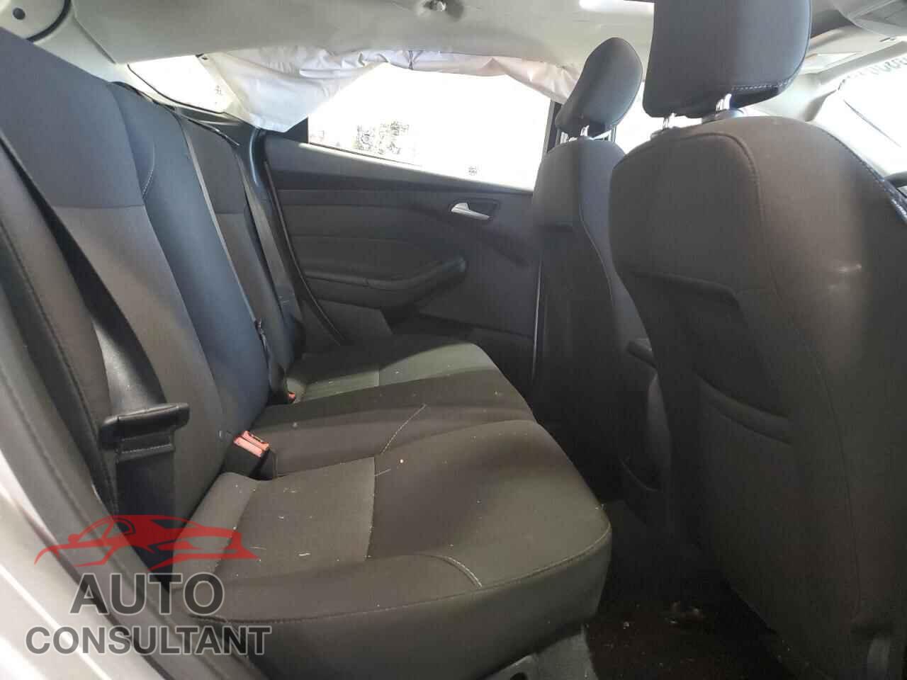 FORD FOCUS 2016 - 1FADP3K23GL294358