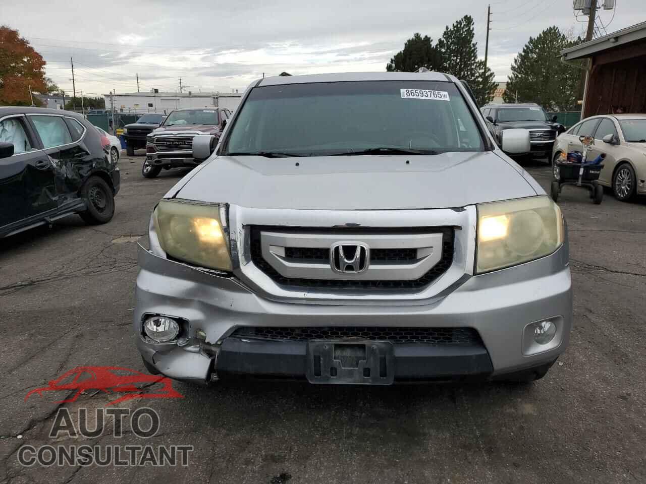 HONDA PILOT 2011 - 5FNYF4H50BB010265