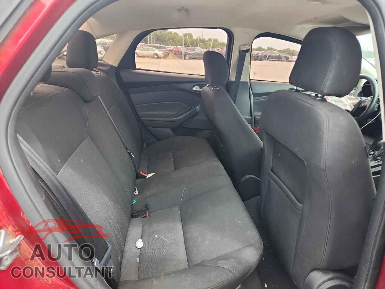 FORD FOCUS 2017 - 1FADP3F27HL209260