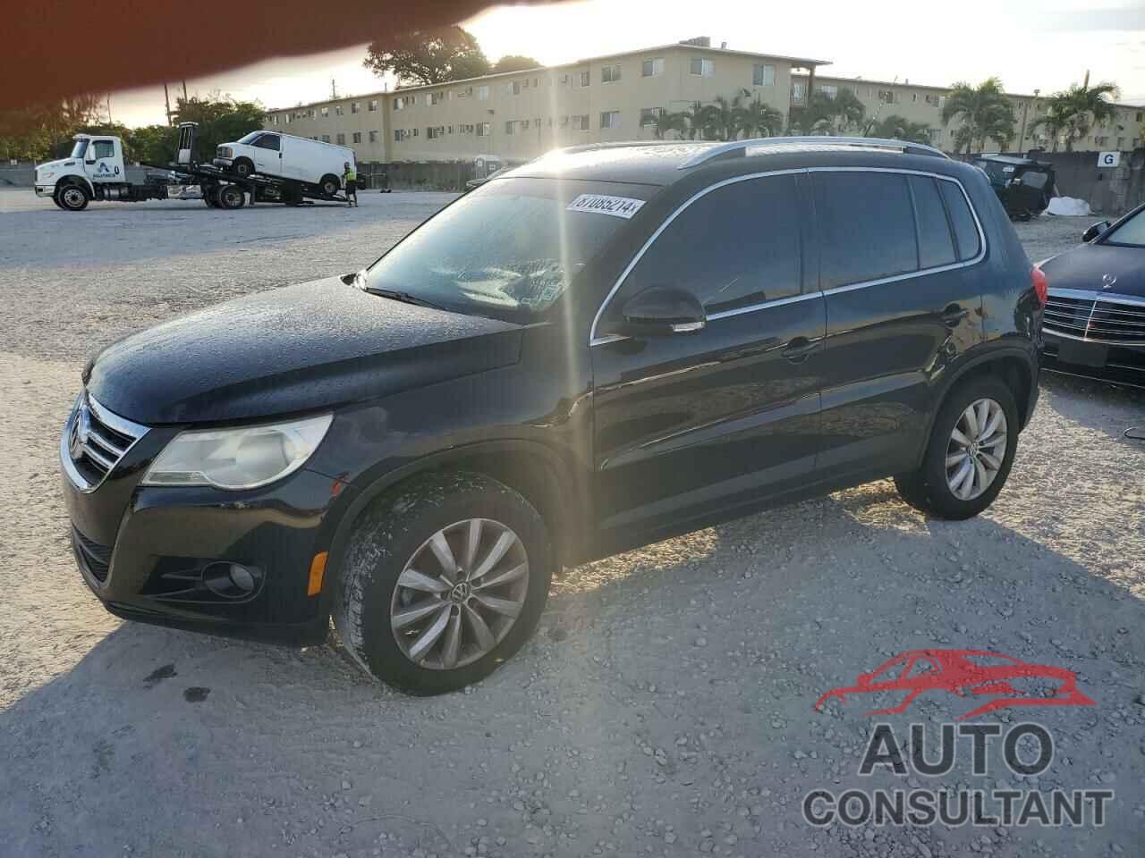 VOLKSWAGEN TIGUAN 2011 - WVGAV7AX1BW536221