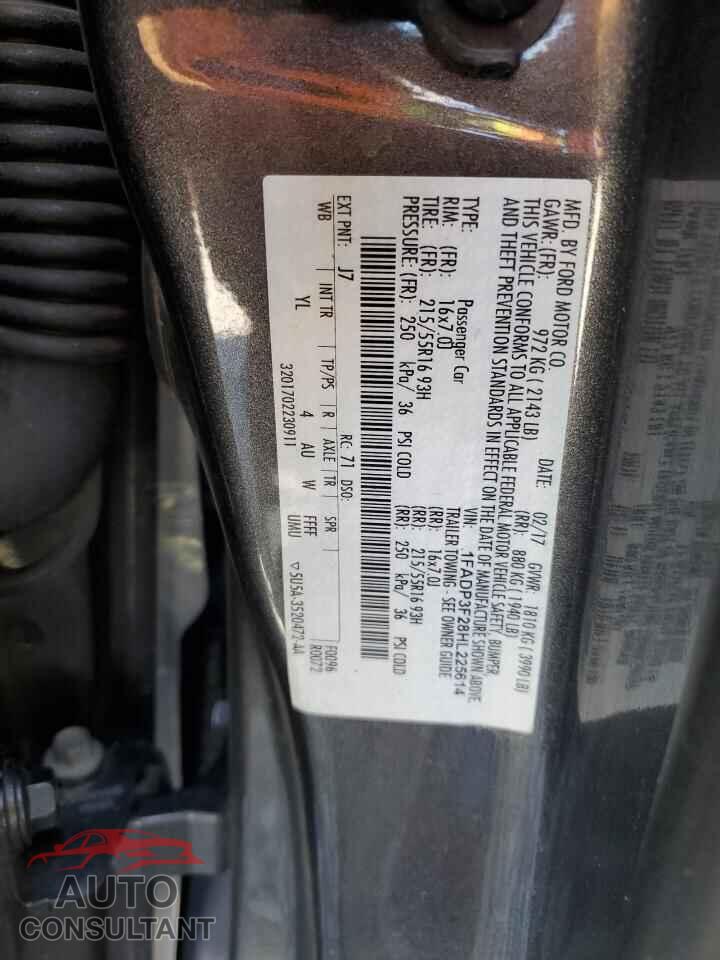 FORD FOCUS 2017 - 1FADP3F28HL225614
