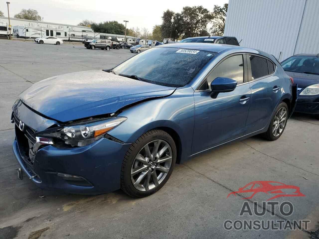 MAZDA 3 2018 - 3MZBN1L30JM209658
