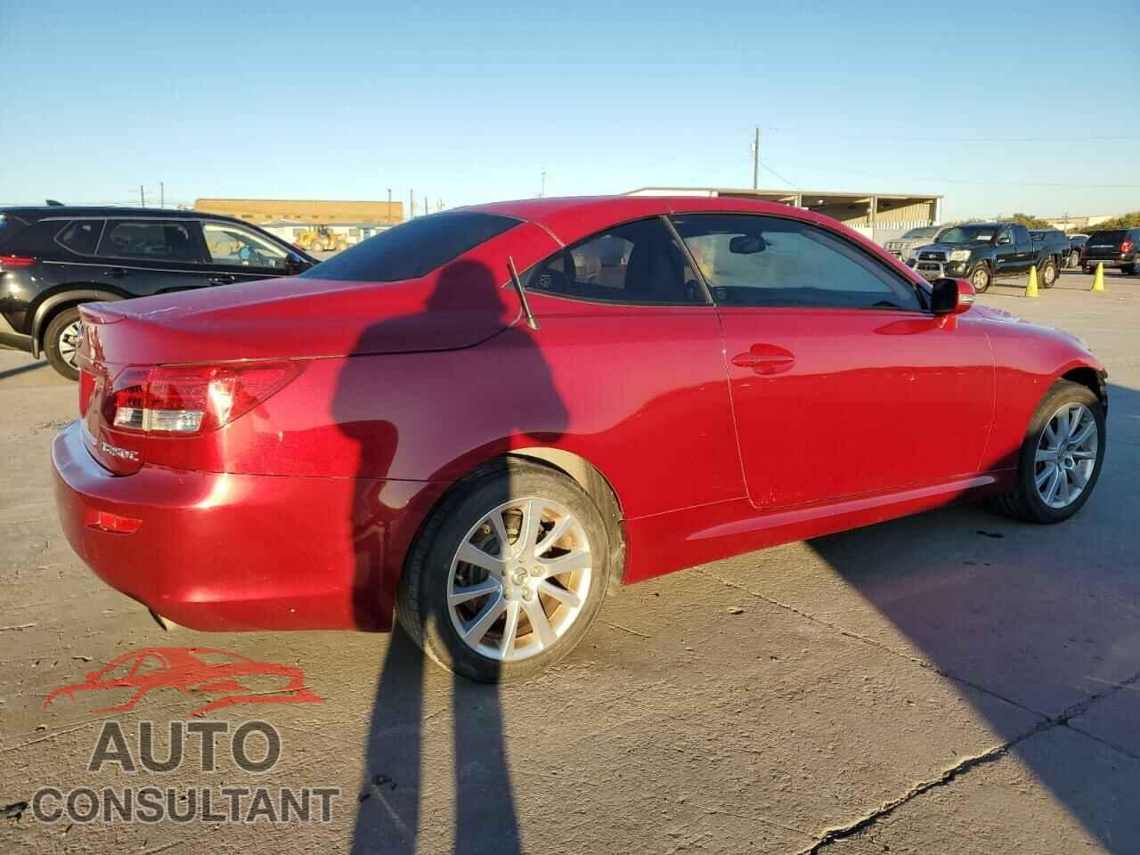 LEXUS IS 2014 - JTHFF2C22E2529414