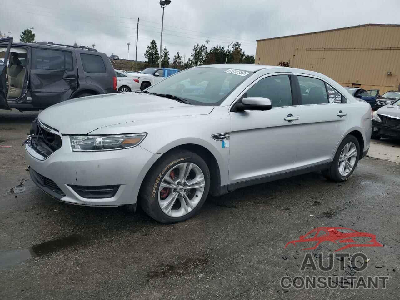 FORD TAURUS 2018 - 1FAHP2E82JG137416