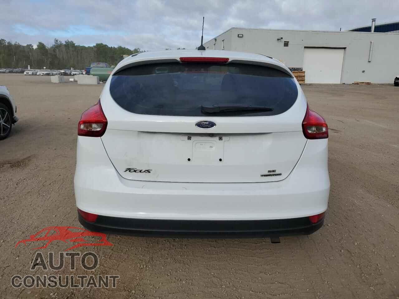 FORD FOCUS 2015 - 1FADP3K2XFL359673