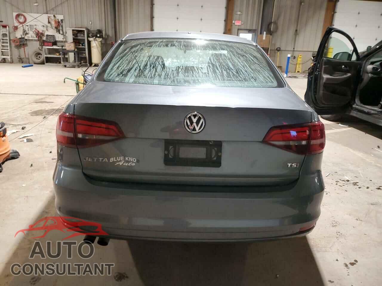 VOLKSWAGEN JETTA 2017 - 3VW2B7AJ4HM357688