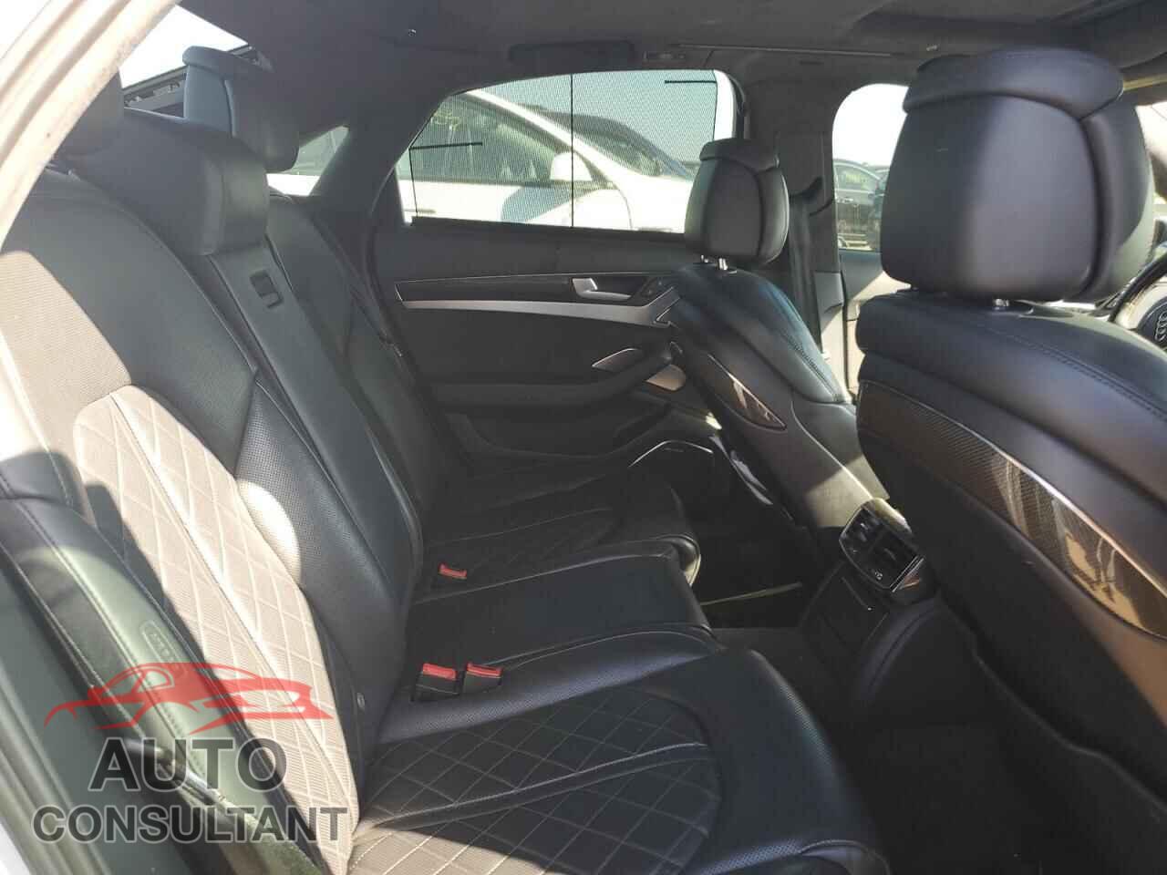 AUDI S8 2014 - WAUD2AFD4EN008329