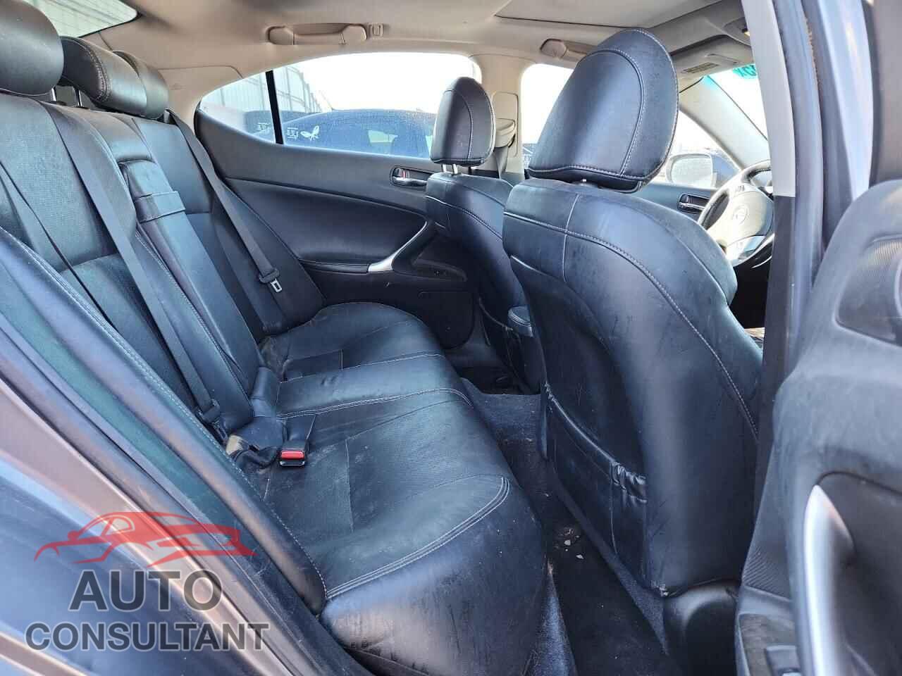 LEXUS IS 2012 - JTHBF5C23C5175611