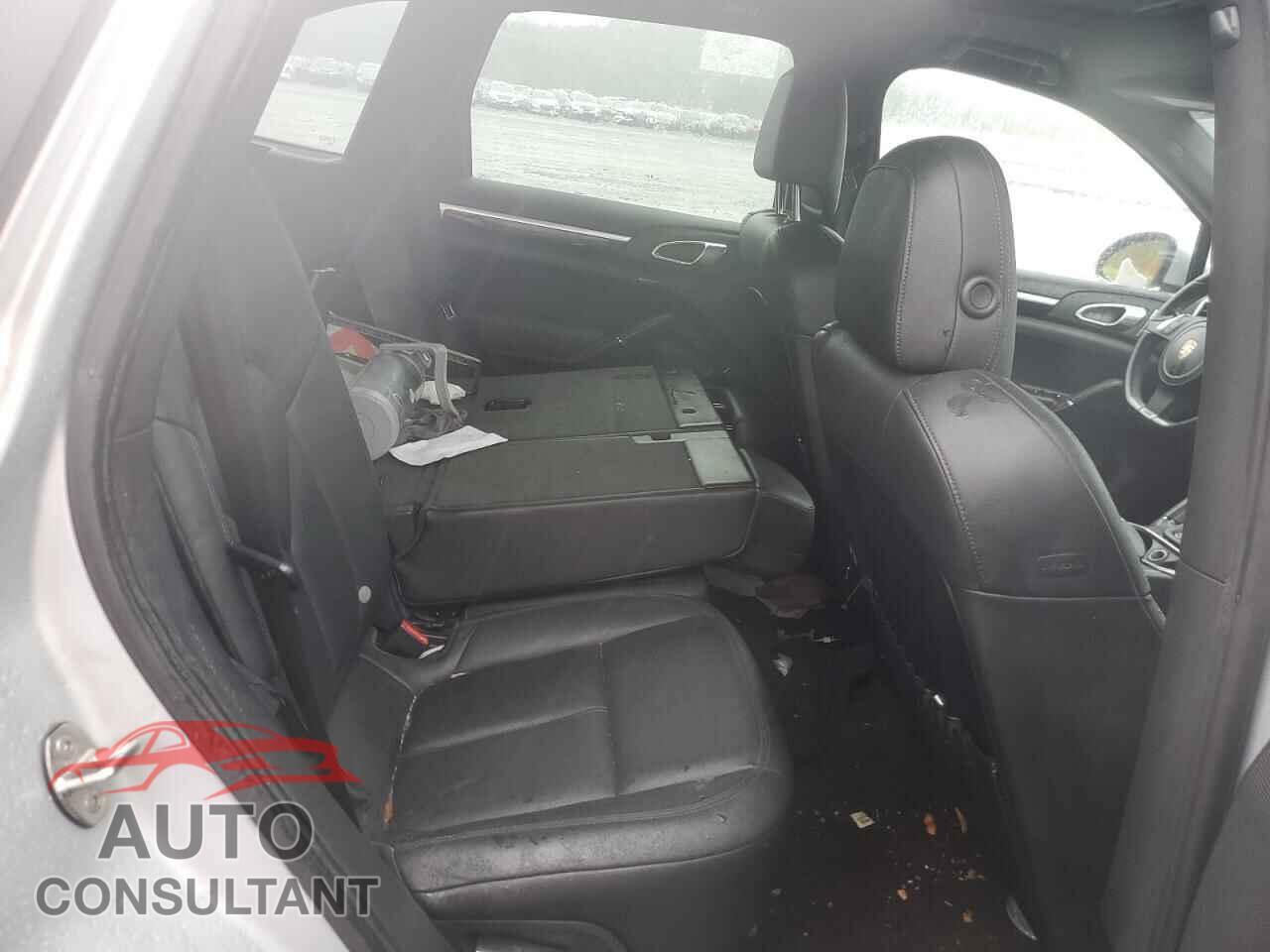 PORSCHE CAYENNE 2012 - WP1AA2A2XCLA10260