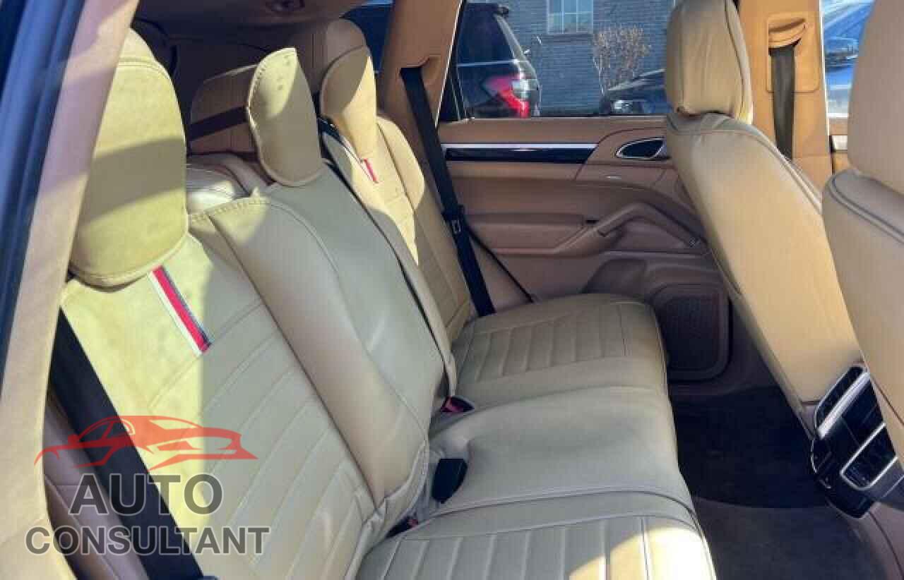 PORSCHE CAYENNE 2012 - WP1AA2A28CLA00164