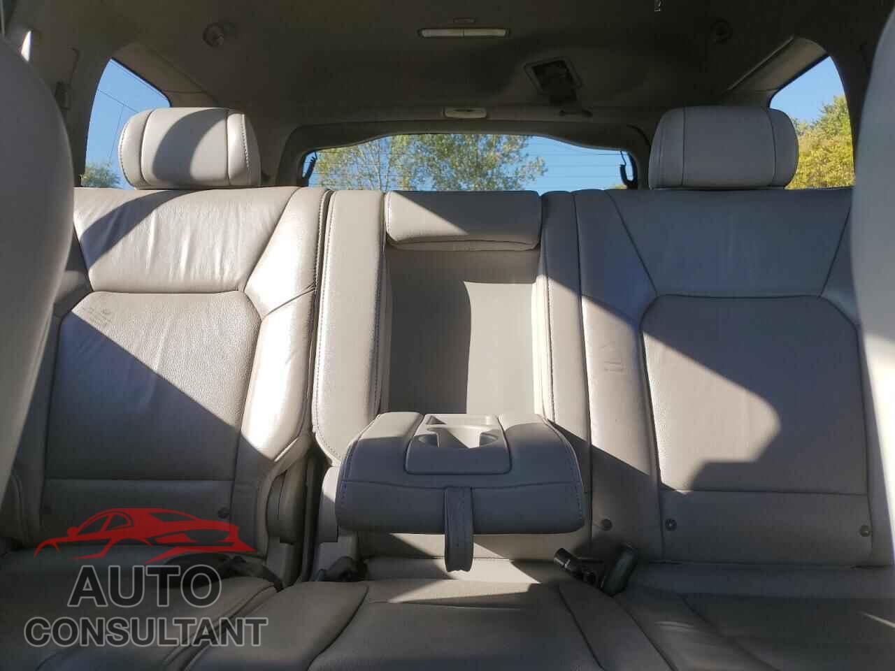 HONDA PILOT 2011 - 5FNYF4H58BB506401