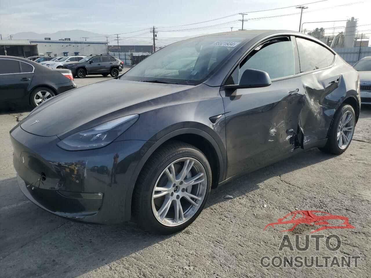 TESLA MODEL Y 2024 - 7SAYGDEE8RF089456