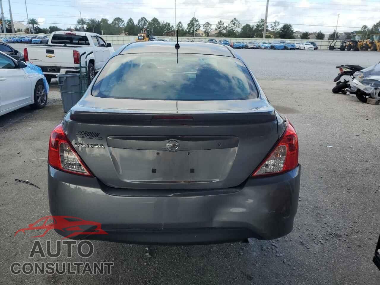 NISSAN VERSA 2018 - 3N1CN7AP5JL856419