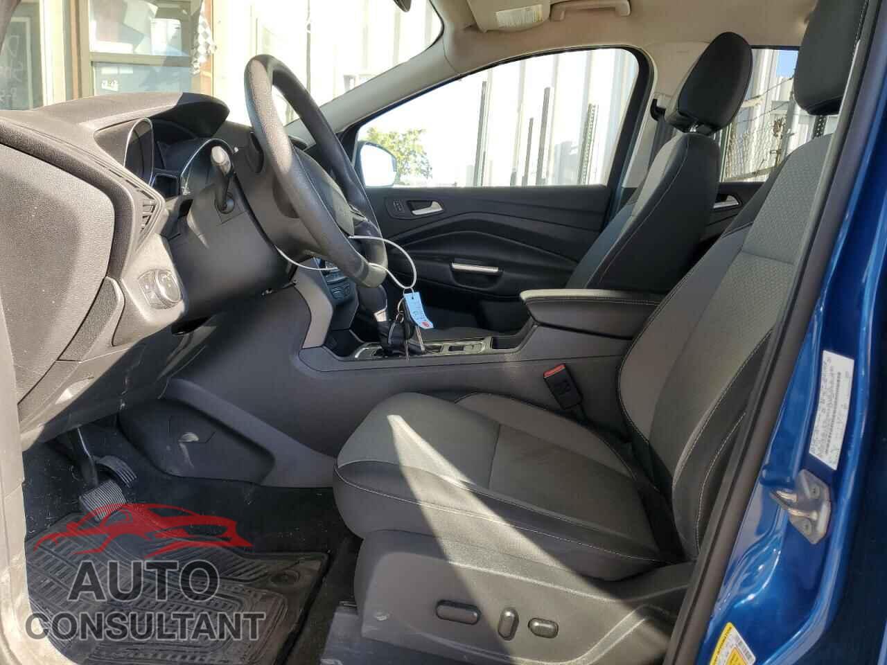 FORD ESCAPE 2017 - 1FMCU0GD8HUB59228