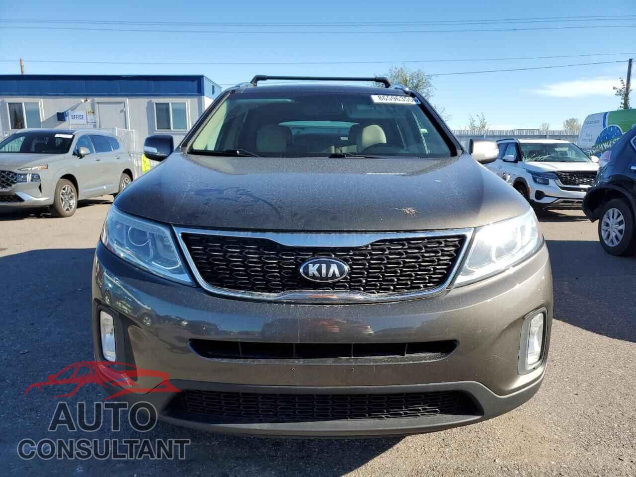KIA SORENTO 2015 - 5XYKUDA77FG600856
