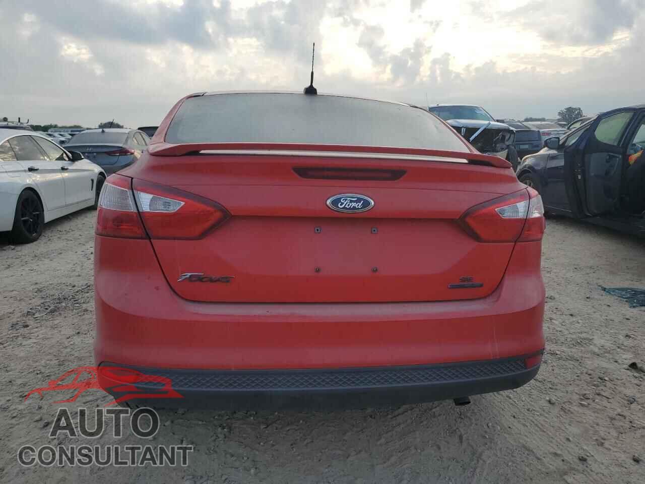 FORD FOCUS 2014 - 1FADP3F21EL381067