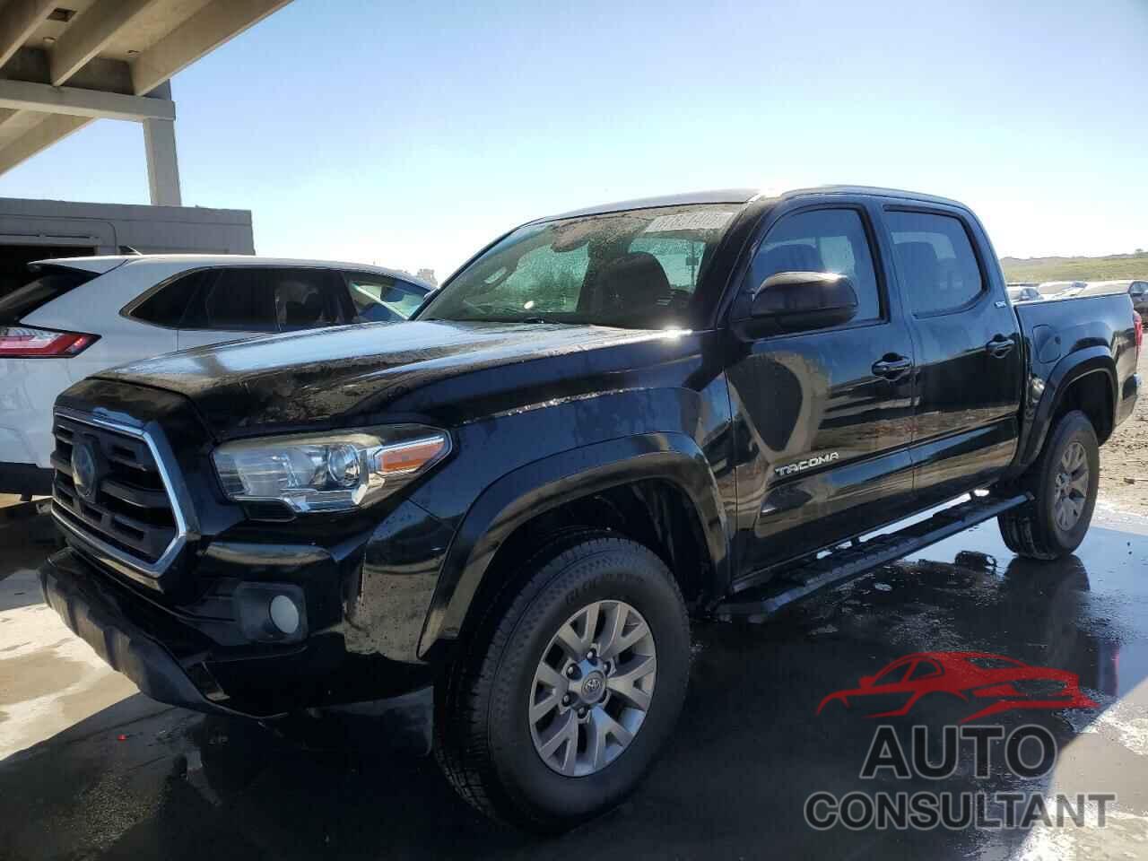 TOYOTA TACOMA 2018 - 5TFAZ5CNXJX066935