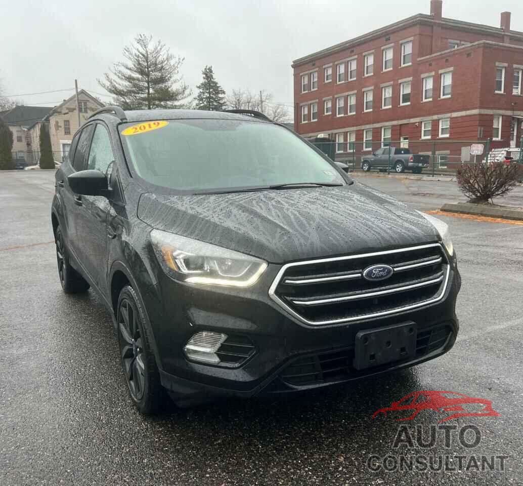 FORD ESCAPE 2019 - 1FMCU9GD8KUA07820
