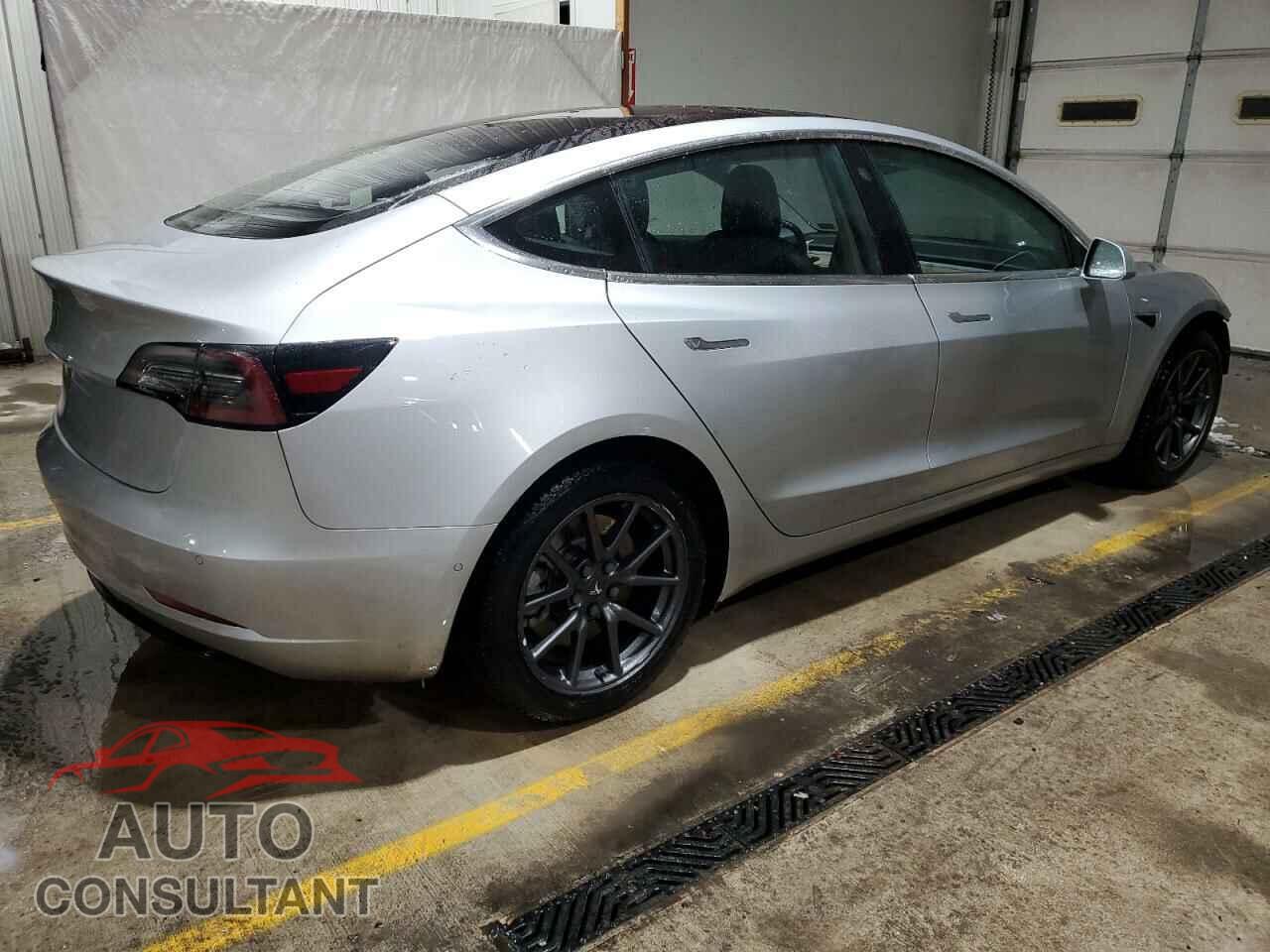 TESLA MODEL 3 2018 - 5YJ3E1EA4JF043930