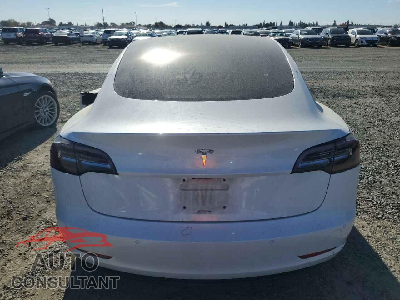 TESLA MODEL 3 2018 - 5YJ3E1EA7JF169652