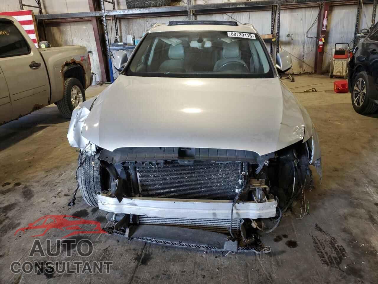 AUDI Q5 2012 - WA1LFAFP3CA080764