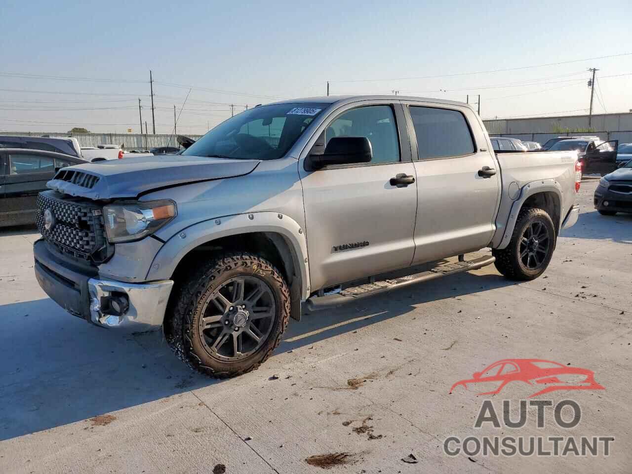 TOYOTA TUNDRA 2018 - 5TFEM5F10JX128075