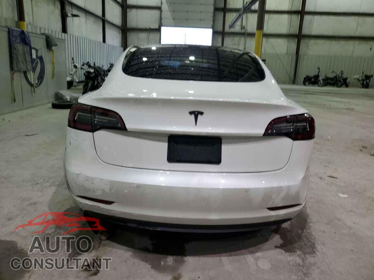 TESLA MODEL 3 2022 - 5YJ3E1EA8NF106940