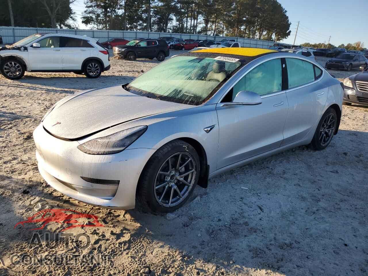 TESLA MODEL 3 2018 - 5YJ3E1EA5JF044021