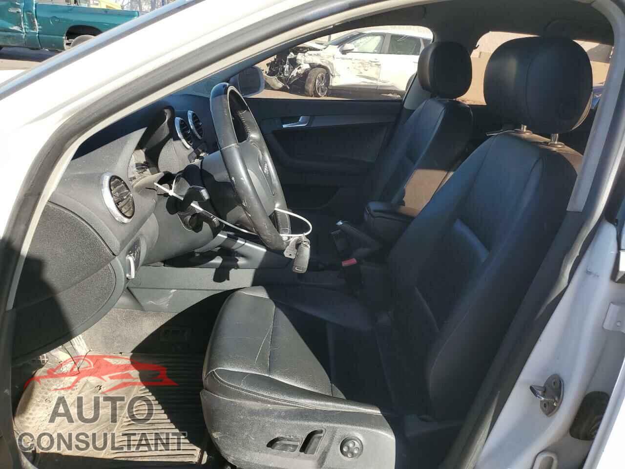 AUDI A3 2012 - WAUFEAFM8CA087573
