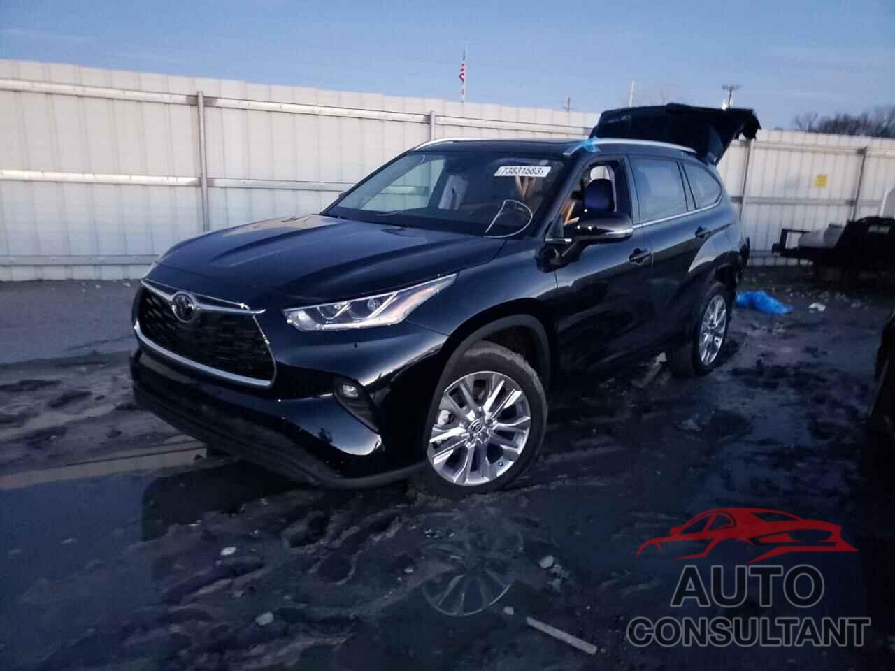 TOYOTA HIGHLANDER 2023 - 5TDKDRAH0PS022013