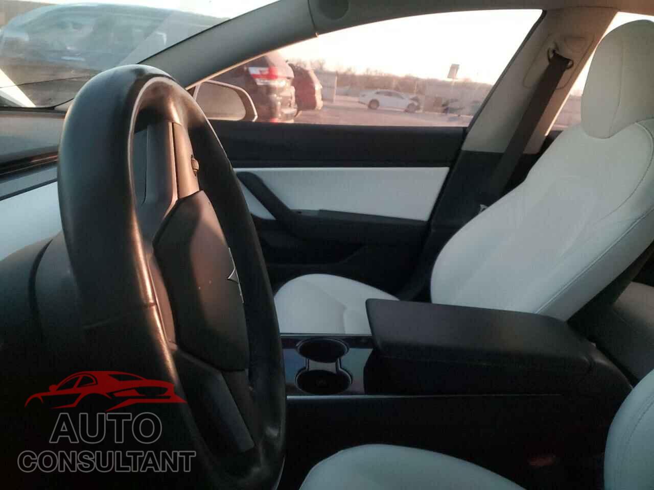 TESLA MODEL 3 2018 - 5YJ3E1EBXJF112175