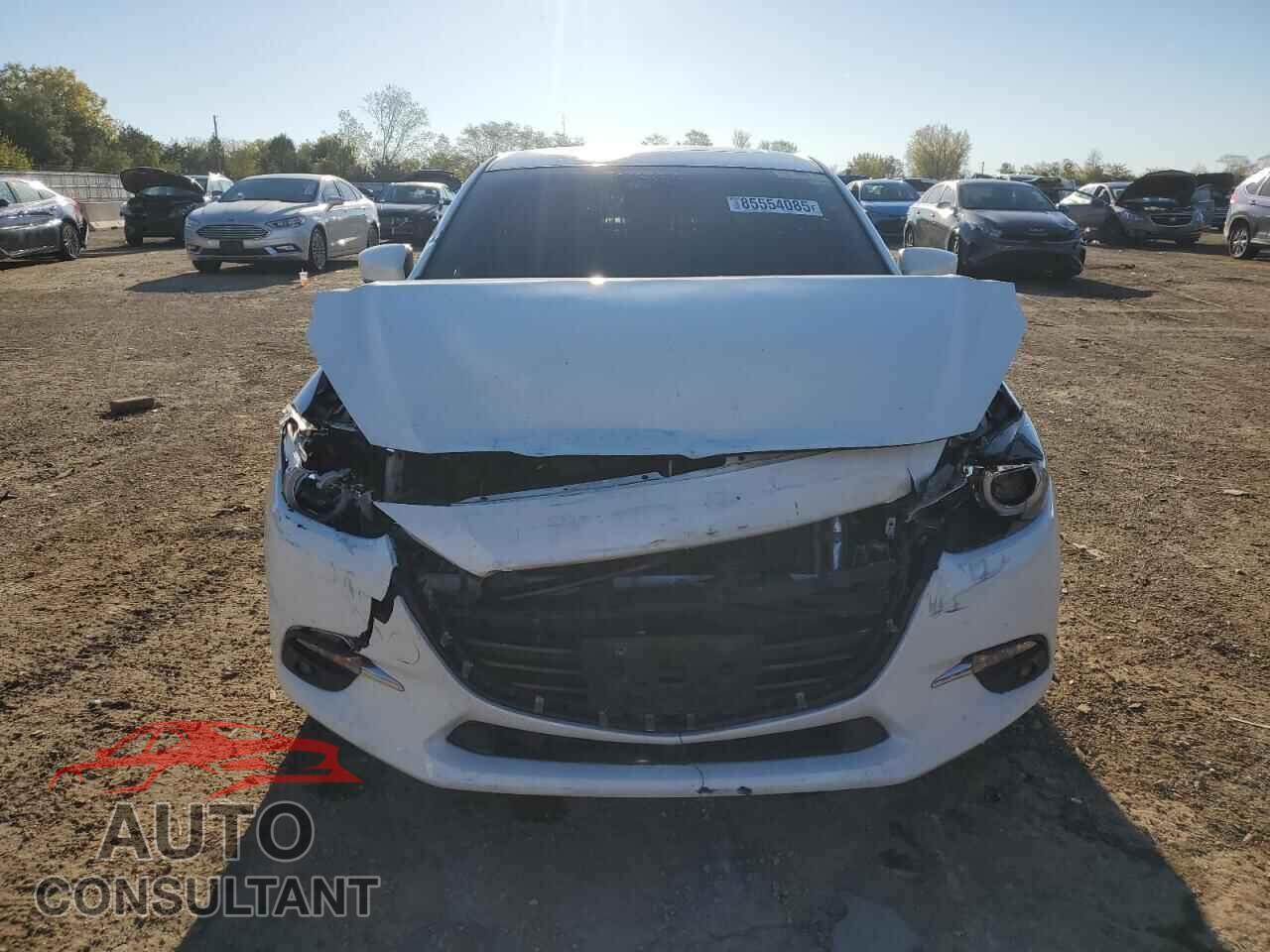 MAZDA 3 2018 - 3MZBN1W38JM271675