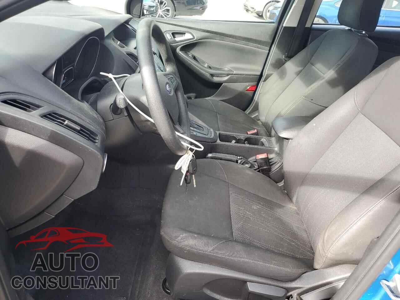 FORD FOCUS 2017 - 1FADP3F23HL209420