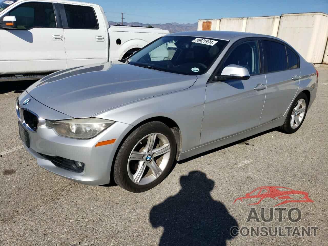 BMW 3 SERIES 2013 - WBA3C1C57DF438063