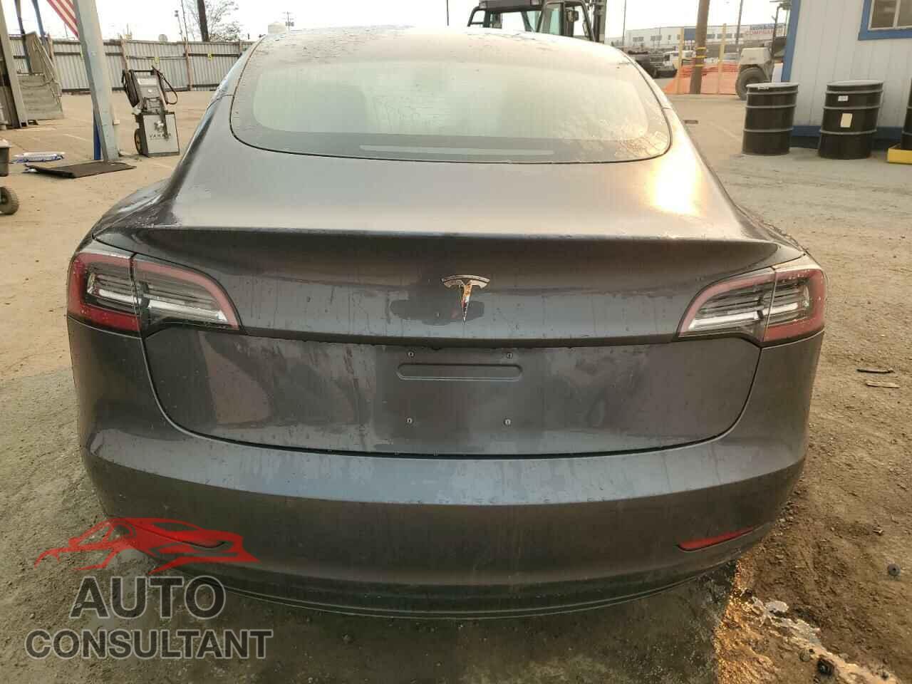 TESLA MODEL 3 2018 - 5YJ3E1EA4JF123762