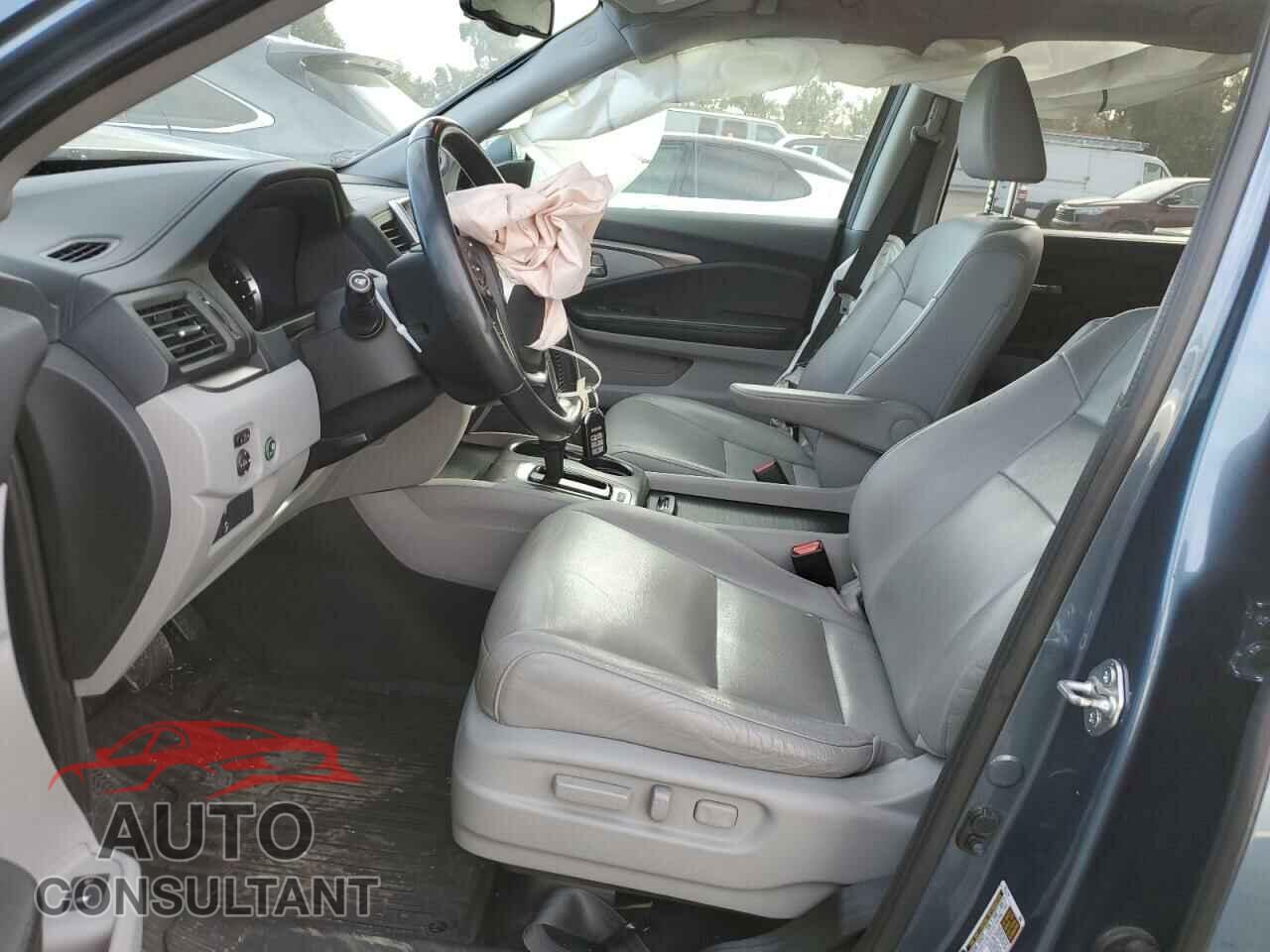 HONDA PILOT 2017 - 5FNYF6H64HB078937