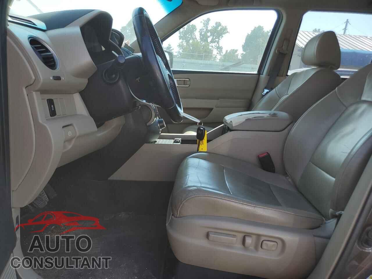 HONDA PILOT 2013 - 5FNYF4H66DB011299