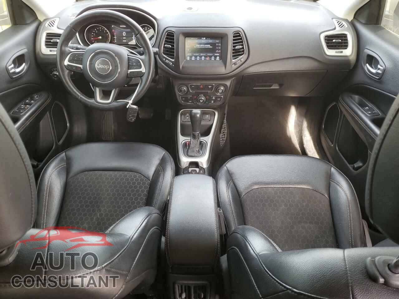 JEEP COMPASS 2018 - 3C4NJCBBXJT489529