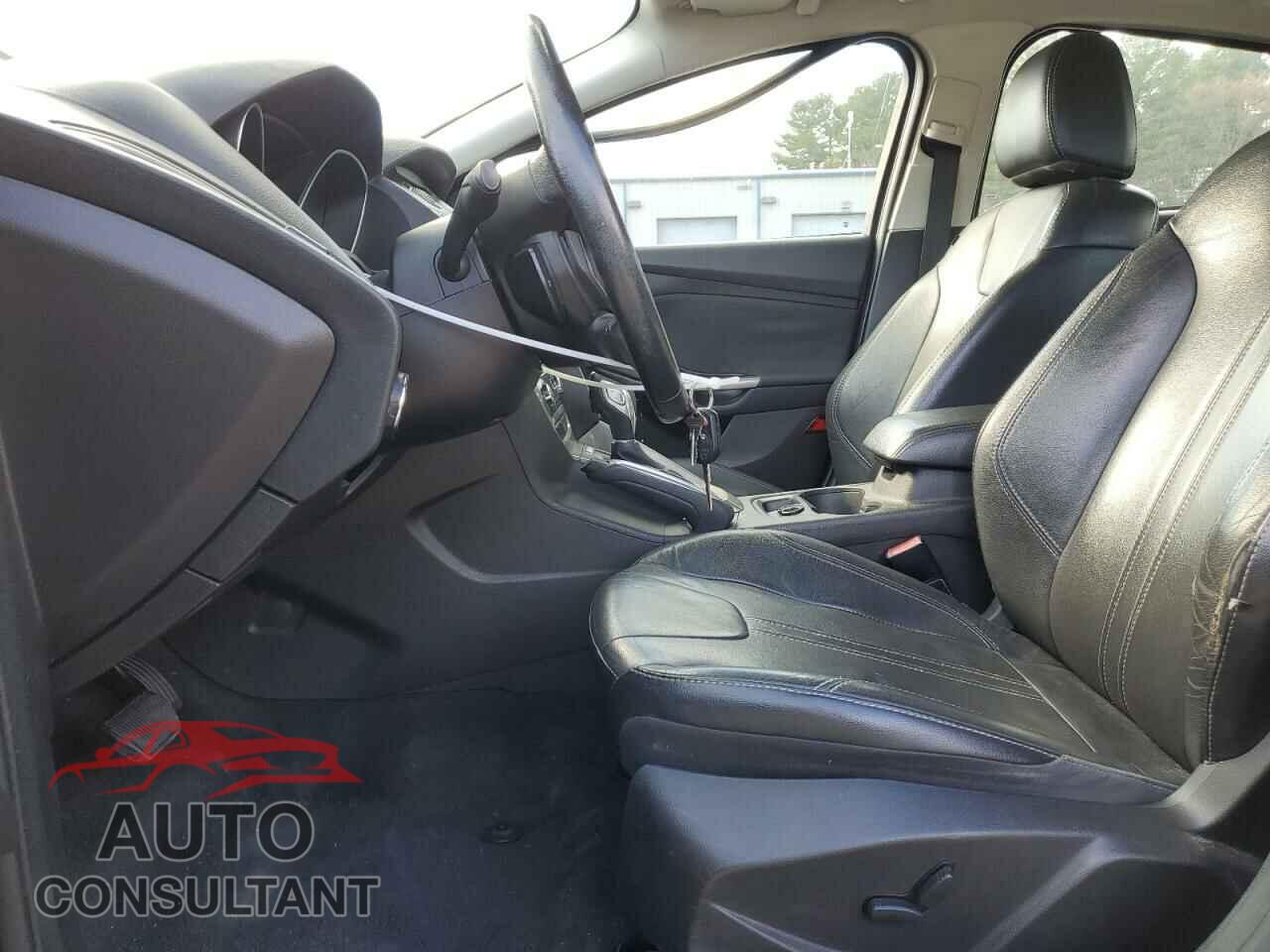 FORD FOCUS 2012 - 1FAHP3H22CL460260