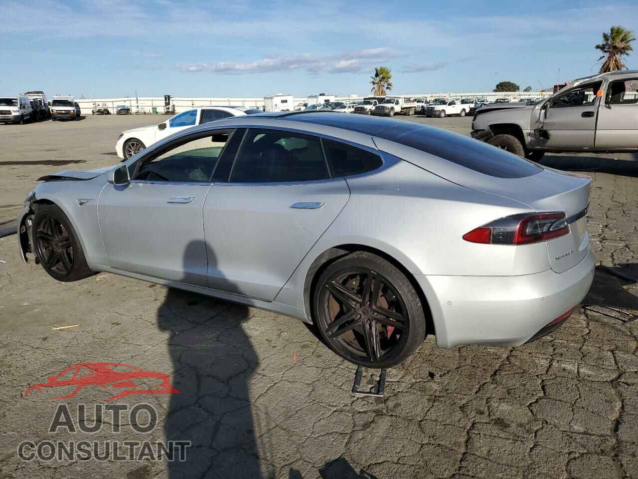 TESLA MODEL S 2016 - 5YJSA1E26GF160823